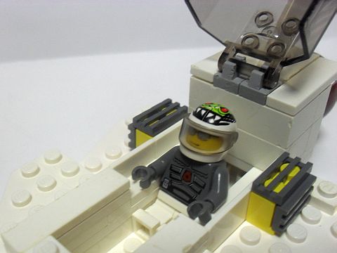 Building LEGO spaceships – the basics