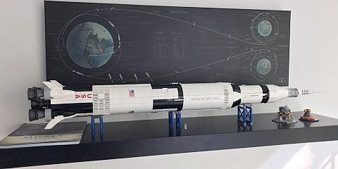 LED Acrylic Display Case for LEGO Ideas NASA Apollo Saturn V 21309 w/ Background 
