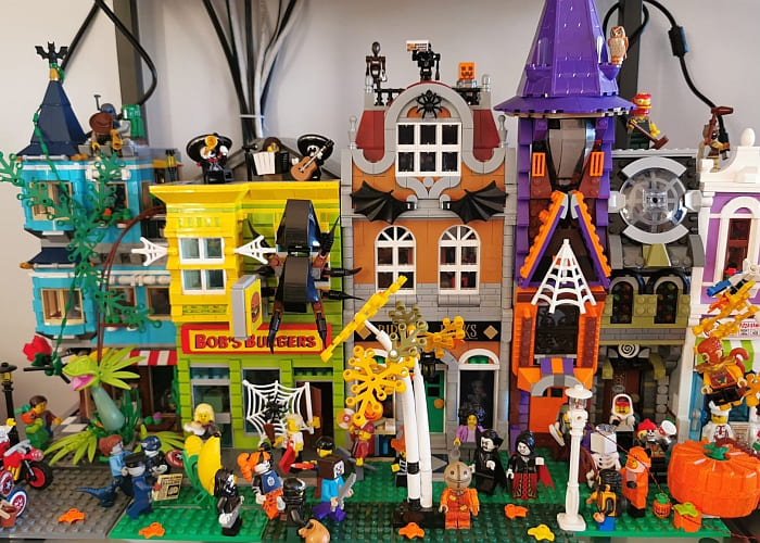 LEGO Halloween Village 2