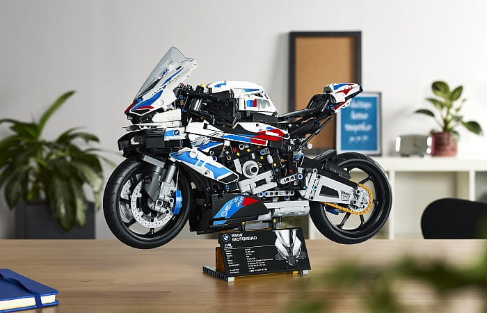 42130 LEGO Technic BMW 4