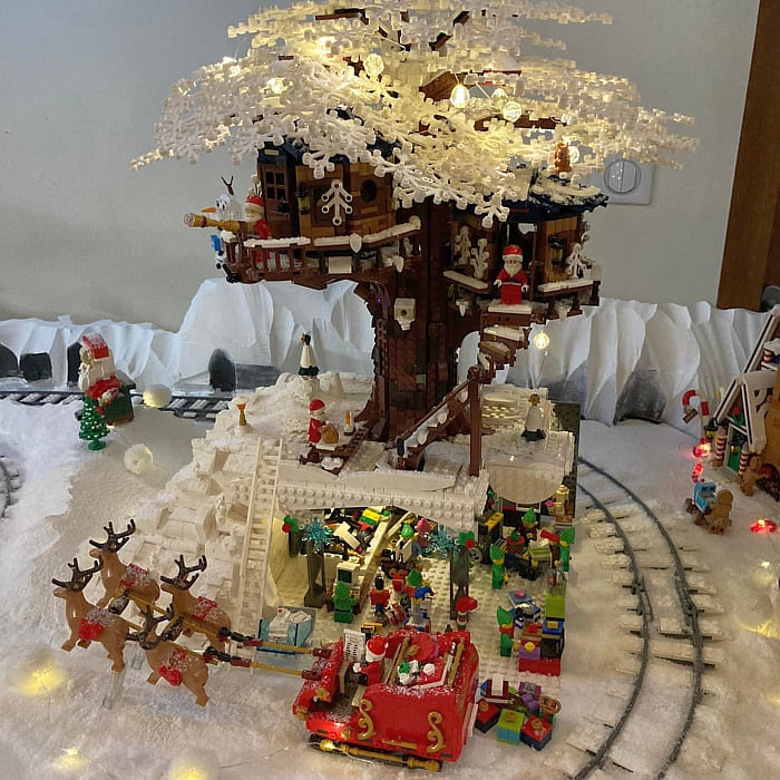 LEGO Winter Village Facebook Group 18