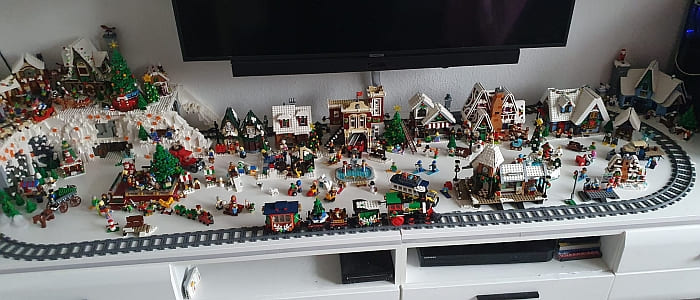 LEGO Winter Village Facebook Group 21