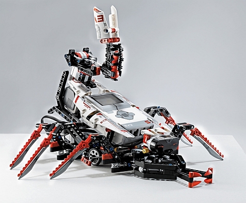 LEGO Mindstorms EV3 Robot 3