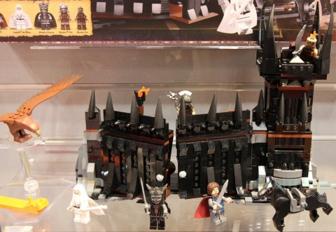 #79007 LEGO Lord of the Rings Battle at the Black Gate Details