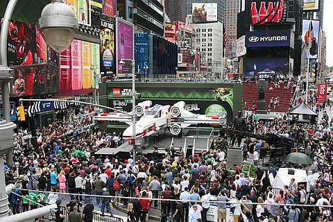 LEGO Star Wars X-wing at New York Time Square Revealed