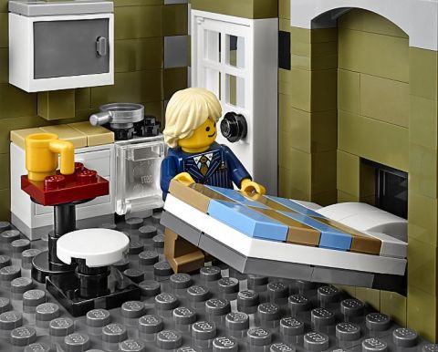 #10243 LEGO Parisian Restaurant Apartment Bed