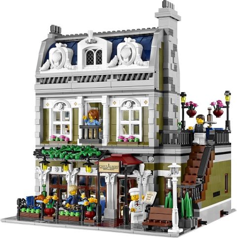 #10243 LEGO Parisian Restaurant Review