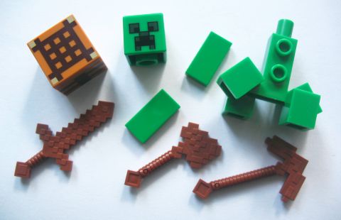 #21115 LEGO Minecraft Pieces