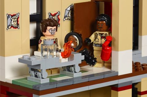 #75827 LEGO Ghostbusters Firehouse Interior 6