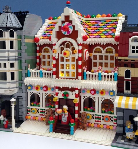 LEGO Gingerbread House by Parks and Wrecked Creations