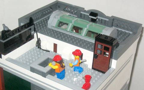 #10251 LEGO Creator Brick Bank 92
