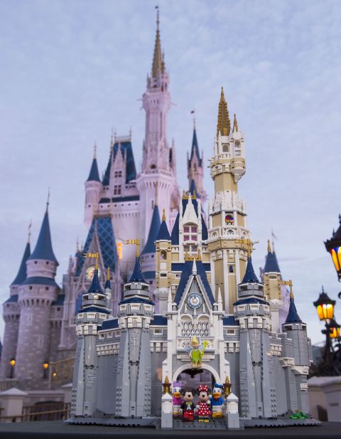 #71040 LEGO Disney Castle 1