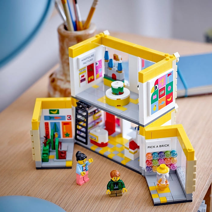 LEGO Brand Store Collectors & Builders