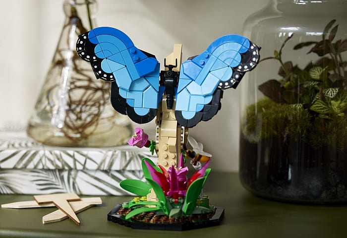 21342 LEGO Insects 4