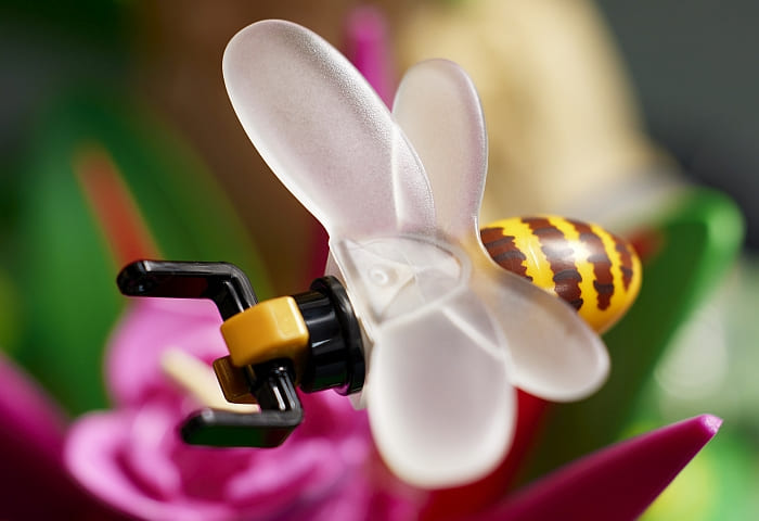 21342 LEGO Insects 6