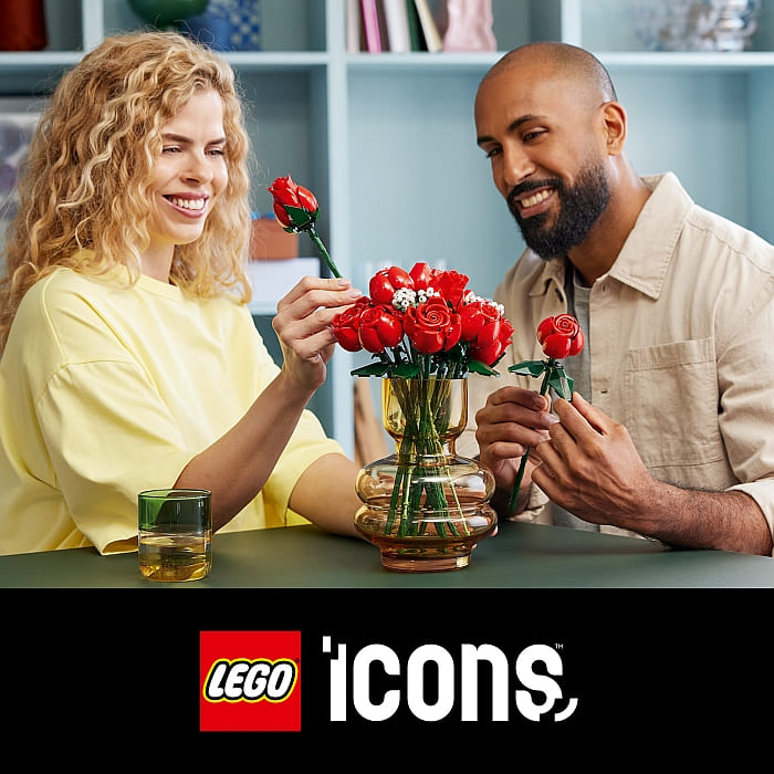 LEGO Botanical Collection Blooms with Bouquet of Roses - Jedi News